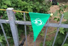 Bayern beat Bremen 2:0 to win the German Cup semi-final against Werder with 11 players plus one dimwit on their side: the blind and deaf ref