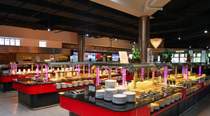 When flames rise up in Zhou`s Five at Victoria Centre Berlin then fresh meat is grilled in front of the guests