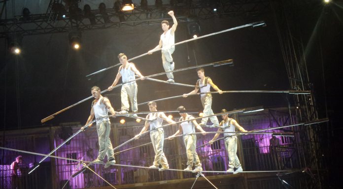 Standing ovations for “Maximum Penalty” – Flic-Flac in Berlin or: The circus is in town