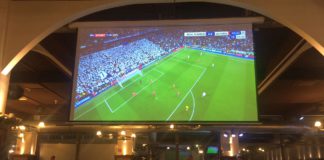 Faults and misjudgement by the referee, the goalkeeper and others – FC Bayern München plays 2-2 against Real in Madrid and is eliminated from the Champions League