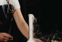 Let it bubble in Berlin – magical drinks on a grass strip or The Alchemist has the right chemistry