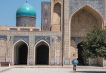 Uzbekistan expects to receive 1 million Russian tourists in 2025