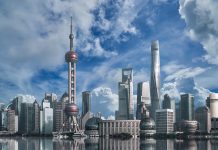 Chinese stock indices fall amid tensions in Strait of Hormuz