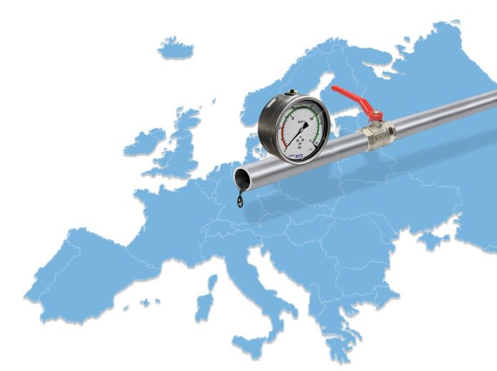 Oil from the Russian Federation for the vassal states of the USA in Europe? No, thank you! Source: Pixabay, graphic: Wilfried-Pohnke