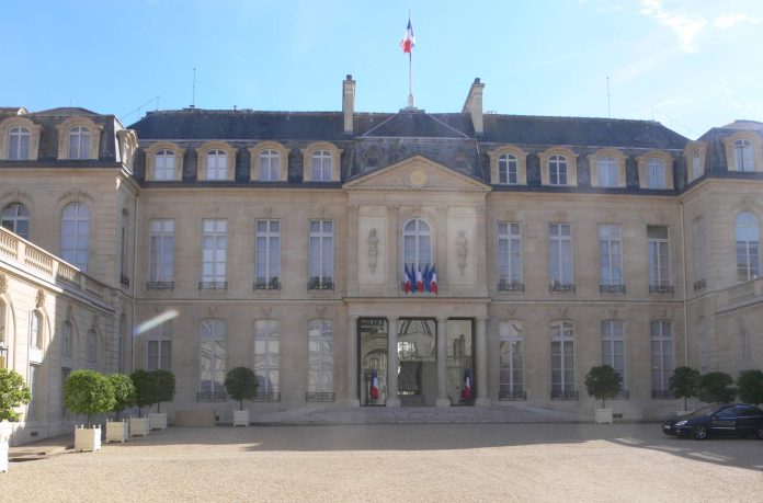 A view of the Palais de l'Elysée in Paris. Source: Wikipedia, photo: Remi Mathis - Own work, CC BY-SA 3.0